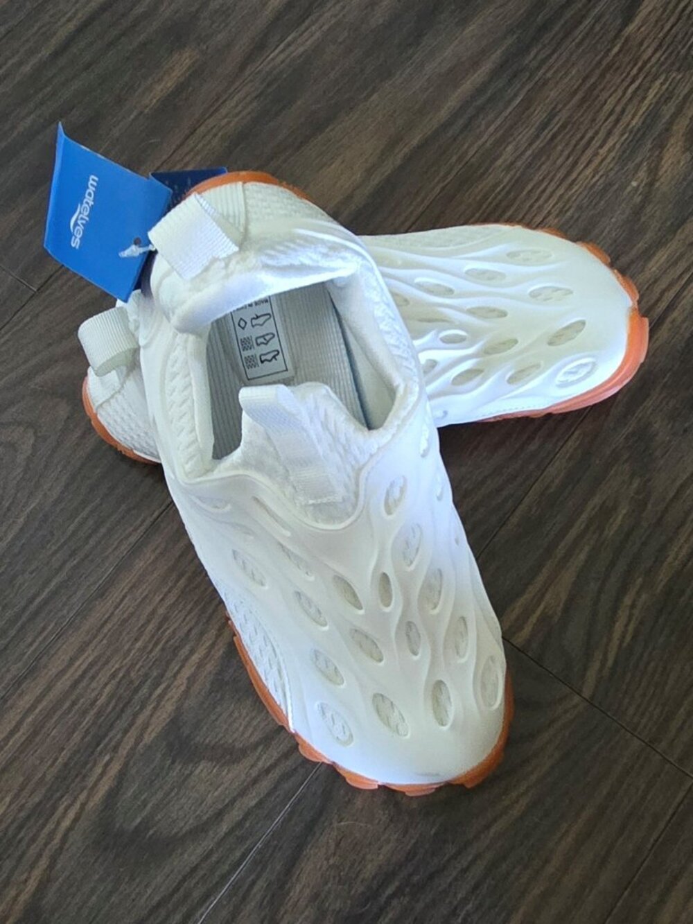 WATELVES White Slip-On Water/Athletic Shoes NWT/SIZE 38 (U.S. = 7.5-8)